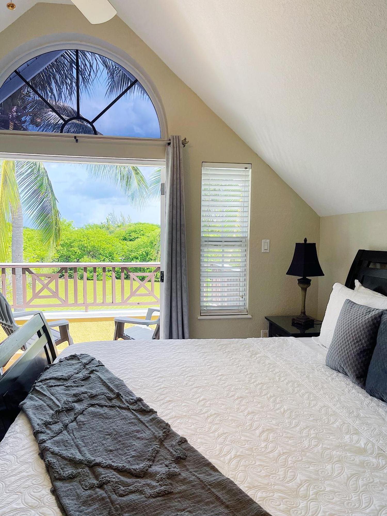 Shangri-La Boutique Bed & Breakfast West Bay Eksteriør billede