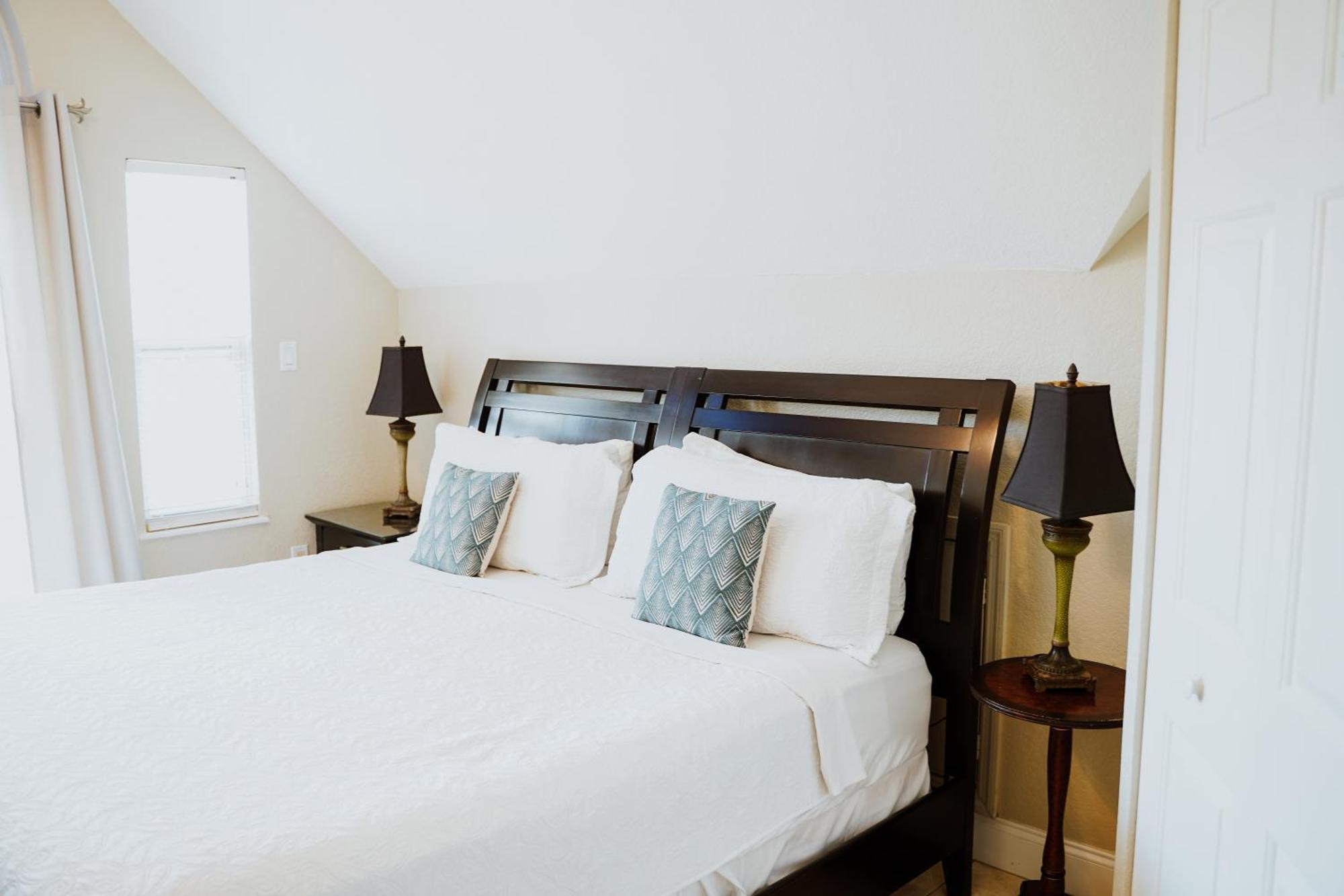 Shangri-La Boutique Bed & Breakfast West Bay Eksteriør billede