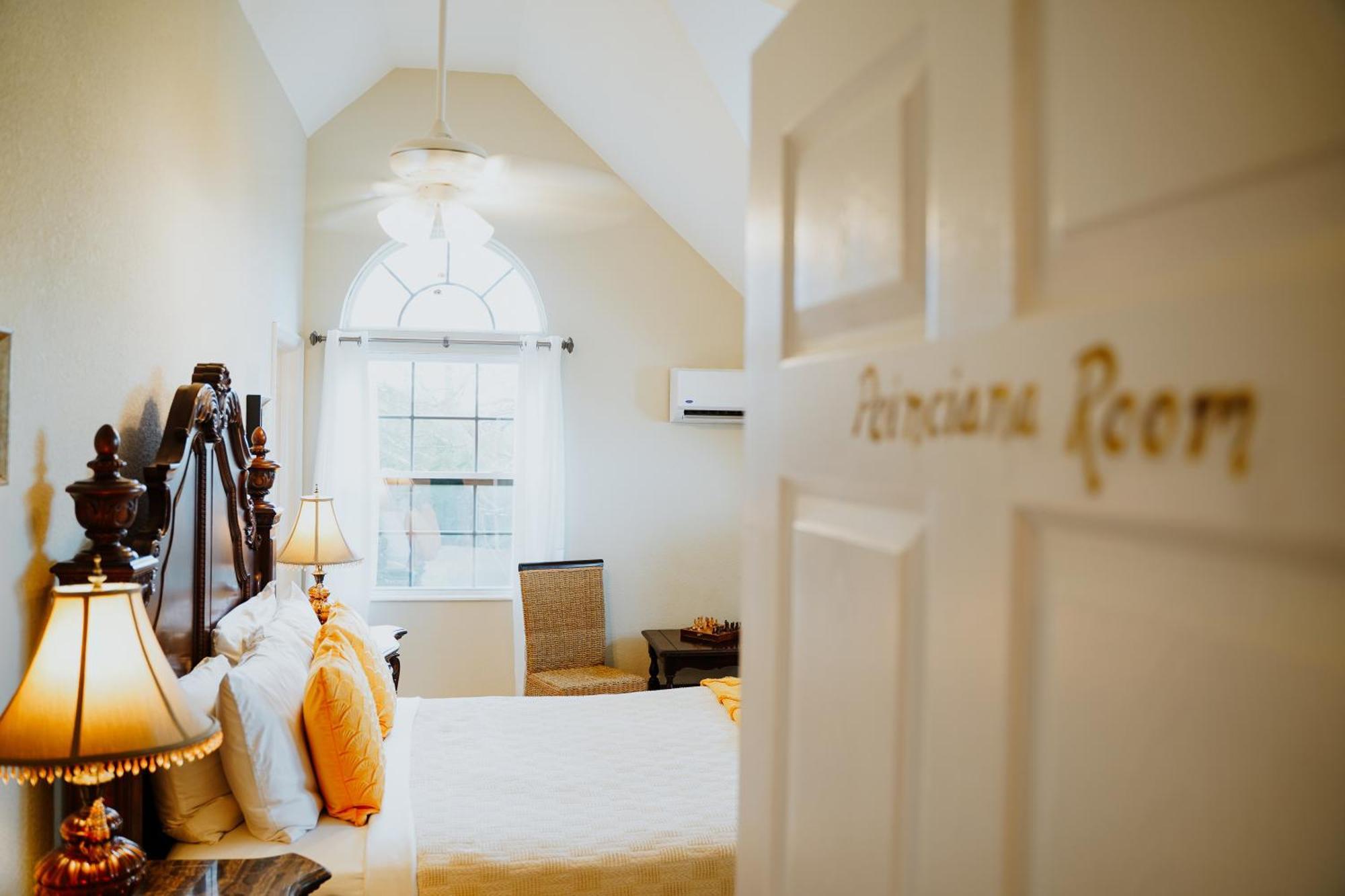 Shangri-La Boutique Bed & Breakfast West Bay Eksteriør billede